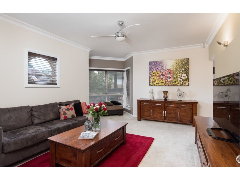 24 Longfellow Avenue, Mooroolbark VIC 3138