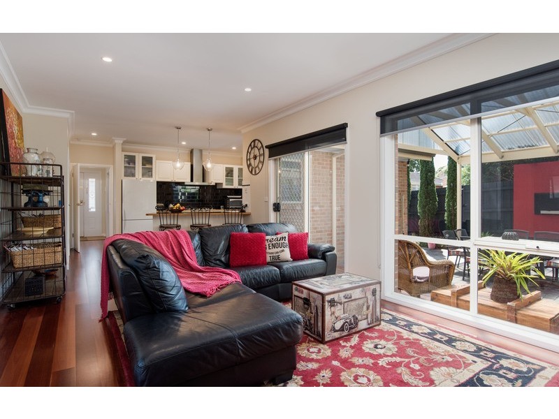 24 Longfellow Avenue, Mooroolbark VIC 3138