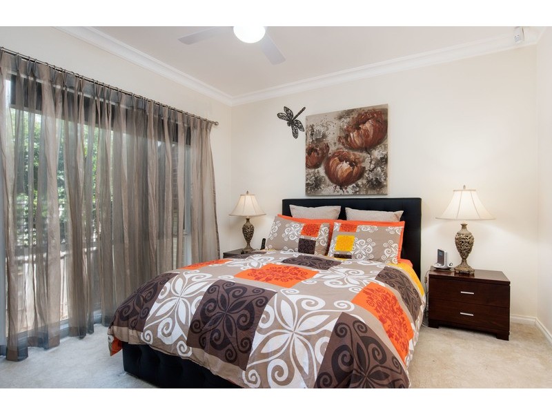 24 Longfellow Avenue, Mooroolbark VIC 3138
