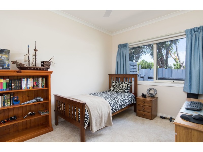 24 Longfellow Avenue, Mooroolbark VIC 3138