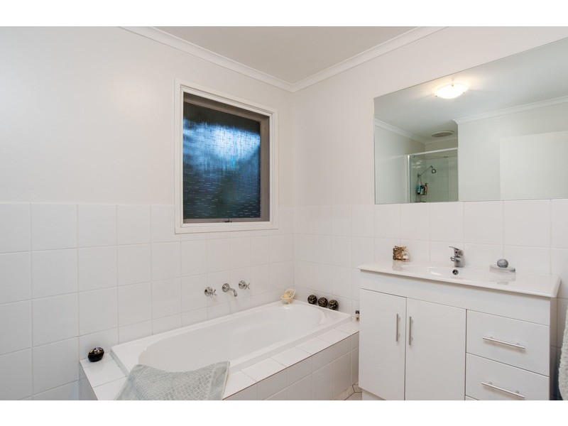 11 Aileen Avenue, Montrose VIC 3765