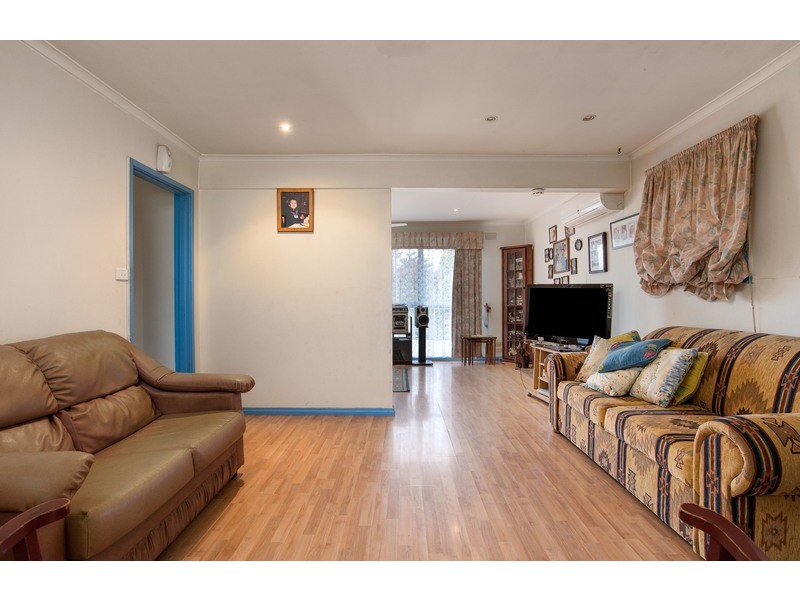 7 Holmes Road, Mooroolbark VIC 3138