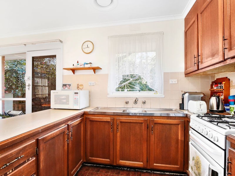 18 Hawthory Road, Kilsyth VIC 3137