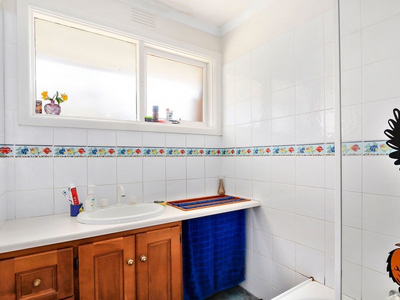 18 Hawthory Road, Kilsyth VIC 3137