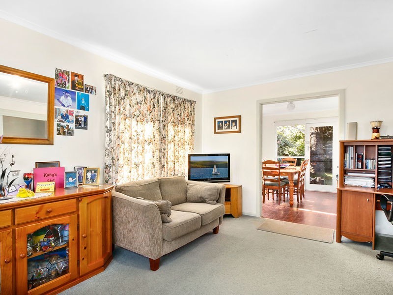 18 Hawthory Road, Kilsyth VIC 3137