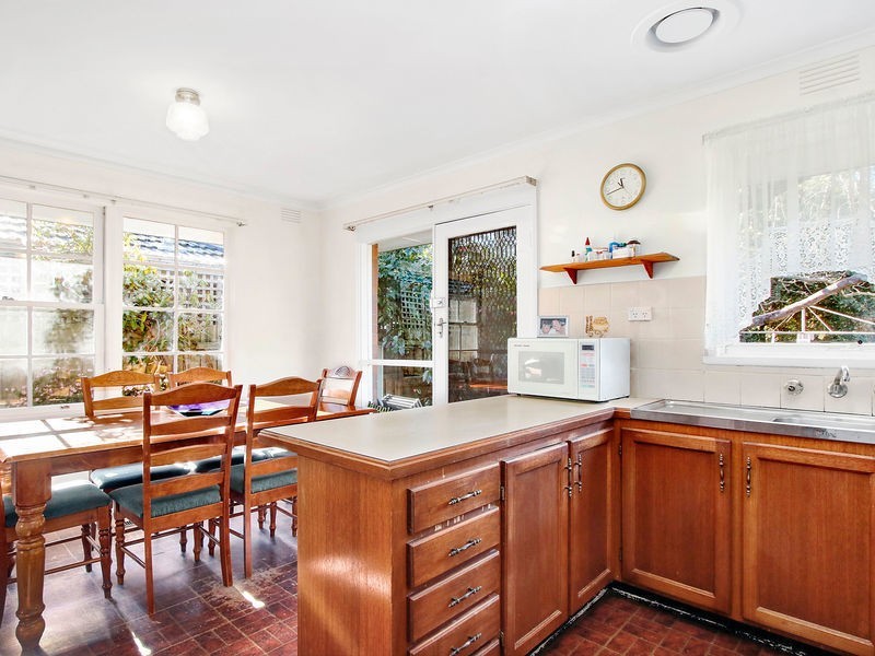 18 Hawthory Road, Kilsyth VIC 3137