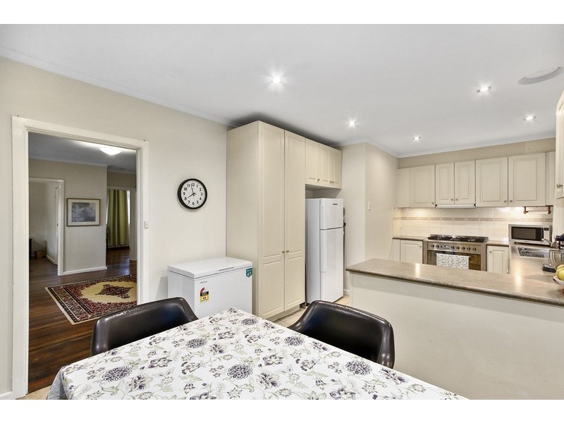 11 Esther Crescent, Mooroolbark VIC 3138