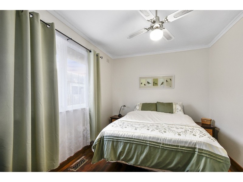 11 Esther Crescent, Mooroolbark VIC 3138