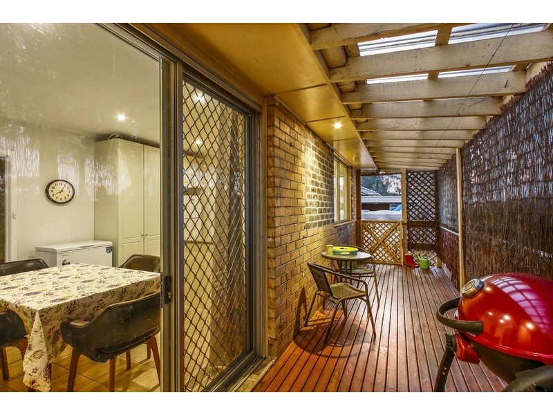 11 Esther Crescent, Mooroolbark VIC 3138
