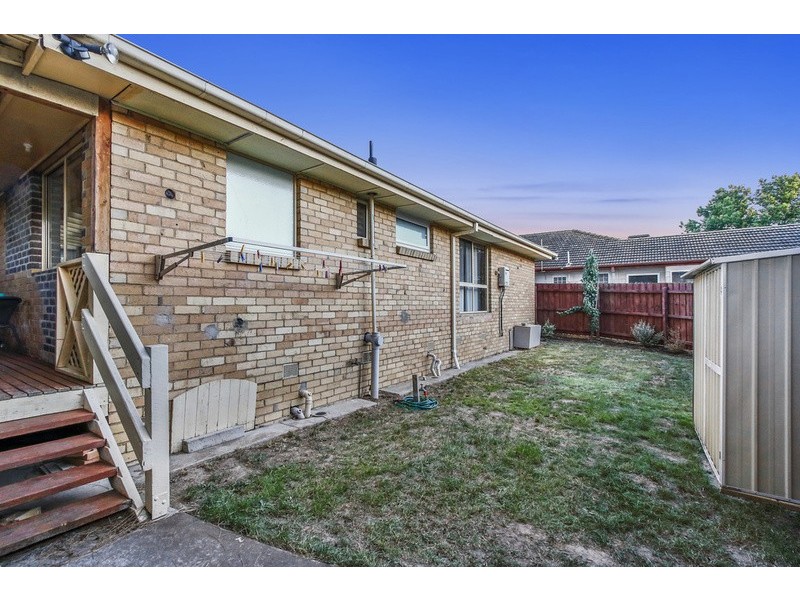 11 Esther Crescent, Mooroolbark VIC 3138