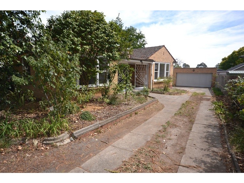 12 Colchester Road, Kilsyth VIC 3137