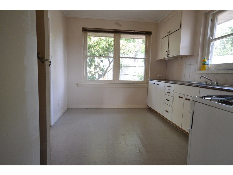 12 Colchester Road, Kilsyth VIC 3137