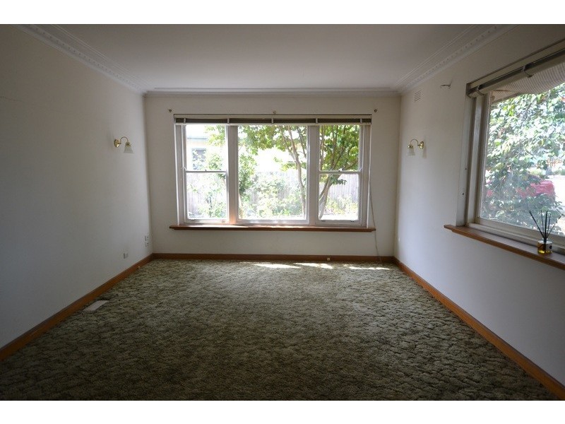 12 Colchester Road, Kilsyth VIC 3137