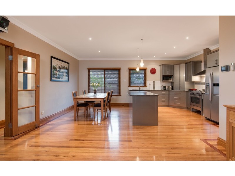 60 Larbert Road, Mooroolbark VIC 3138