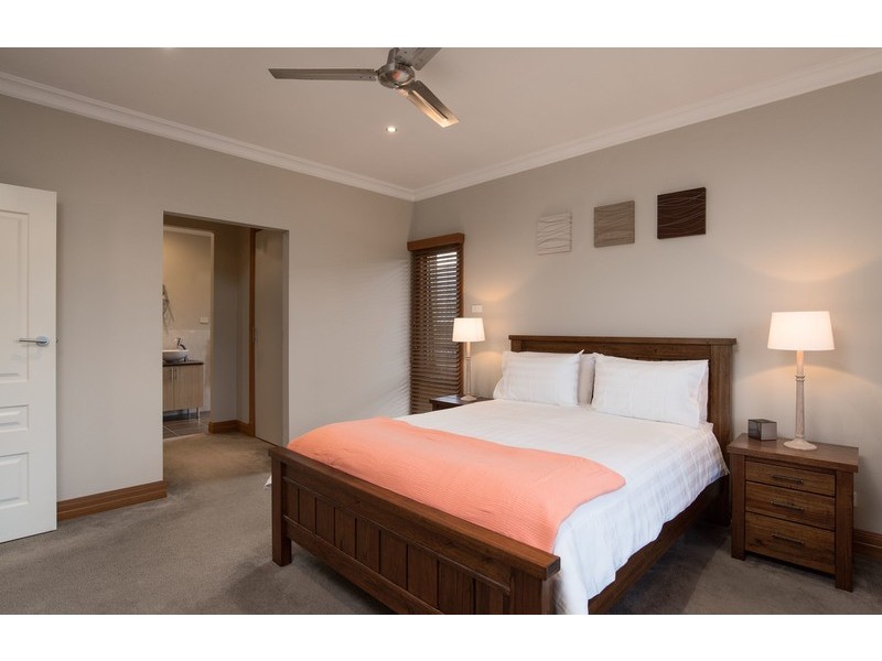 60 Larbert Road, Mooroolbark VIC 3138