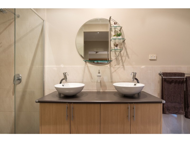 60 Larbert Road, Mooroolbark VIC 3138