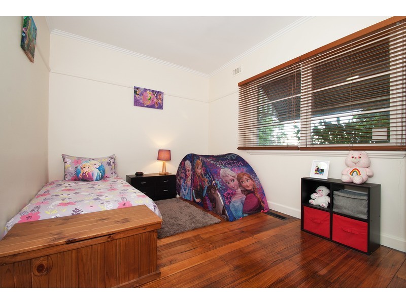 10 Charles Street, Mooroolbark VIC 3138