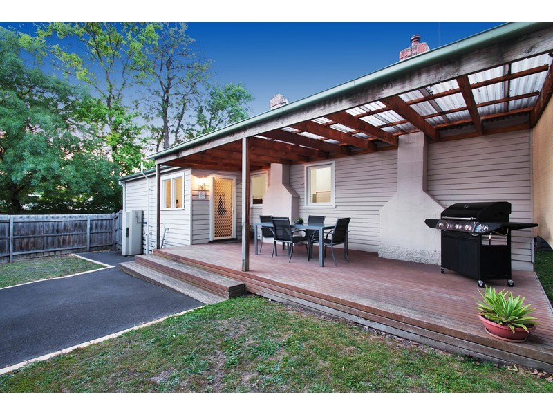 10 Charles Street, Mooroolbark VIC 3138