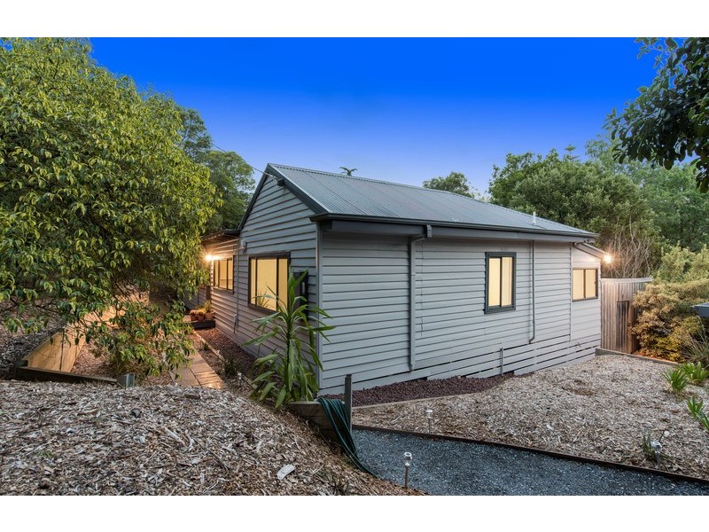 1 Stirling Road, Croydon VIC 3136