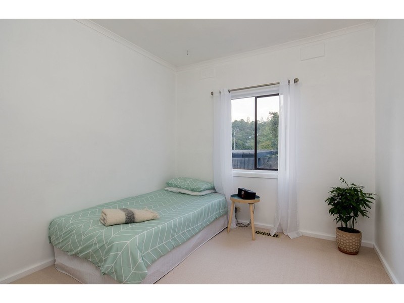 1 Stirling Road, Croydon VIC 3136