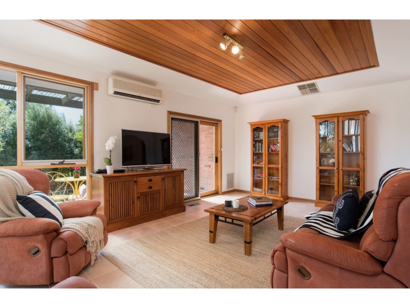 2 Elana Court, Croydon North VIC 3136