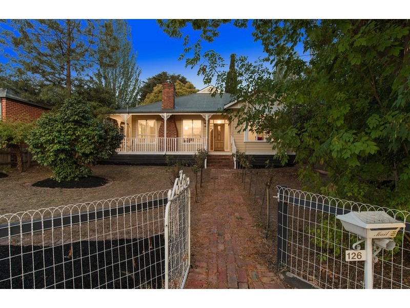 126 Pembroke Road, Mooroolbark VIC 3138