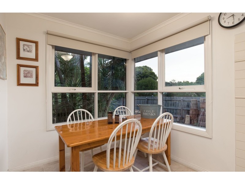 24 Croydondale Drive, Mooroolbark VIC 3138