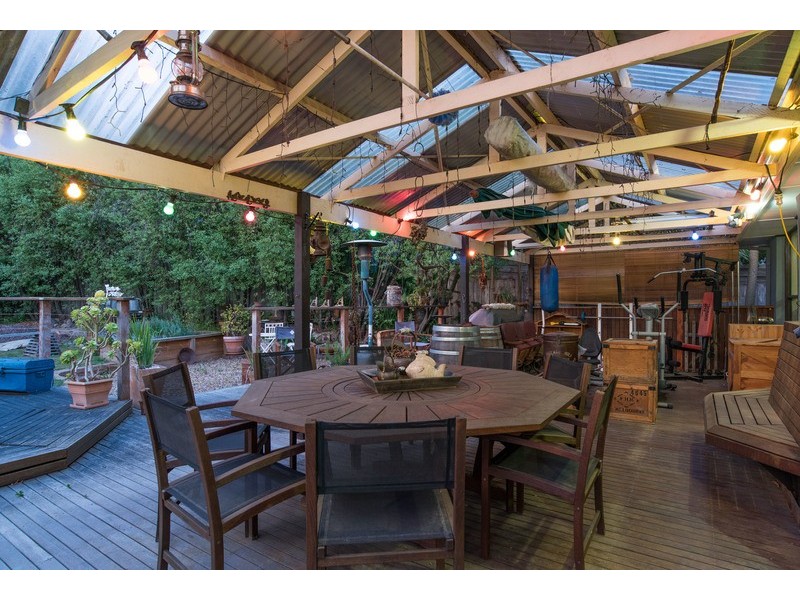 24 Croydondale Drive, Mooroolbark VIC 3138
