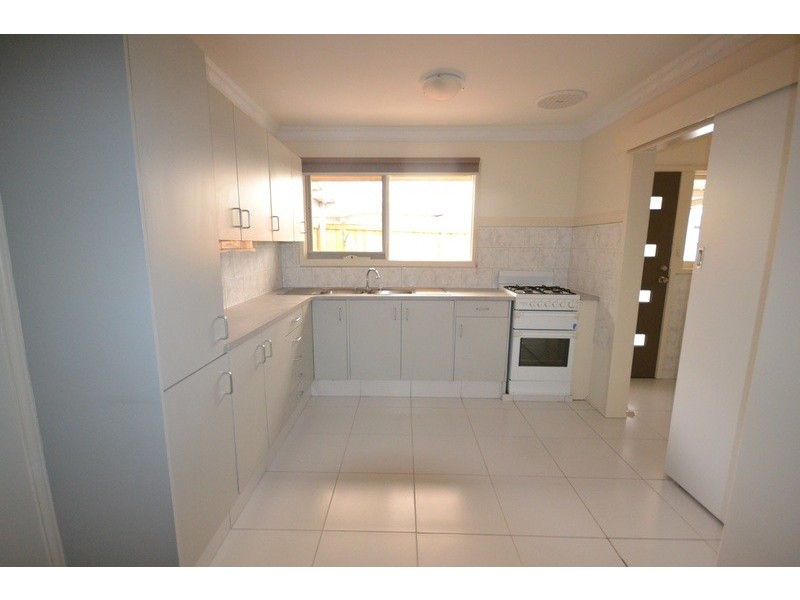 1/5 Alex Court, Mooroolbark VIC 3138