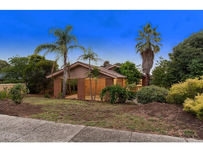 9 Blaxland Court, Mooroolbark VIC 3138
