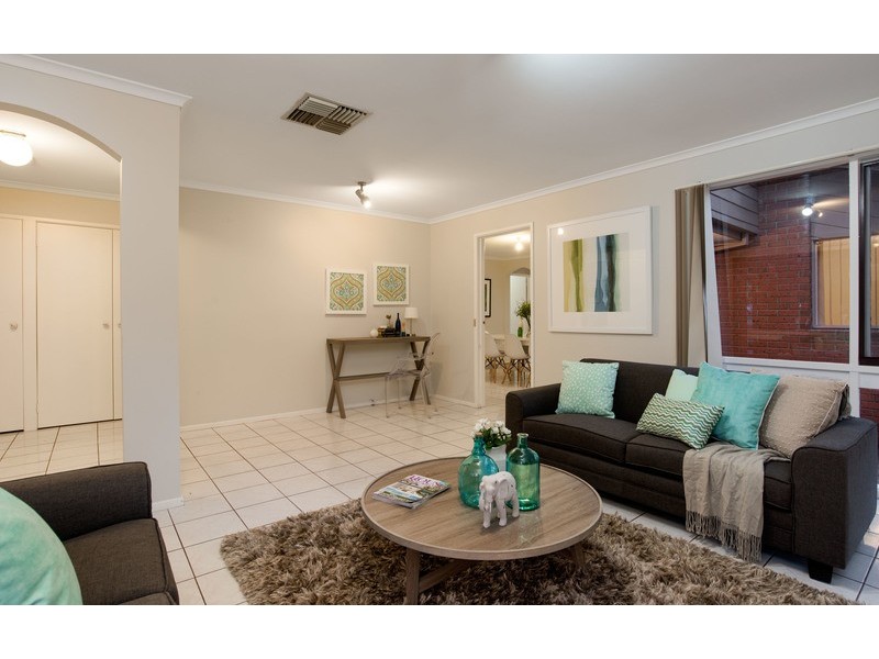 9 Blaxland Court, Mooroolbark VIC 3138