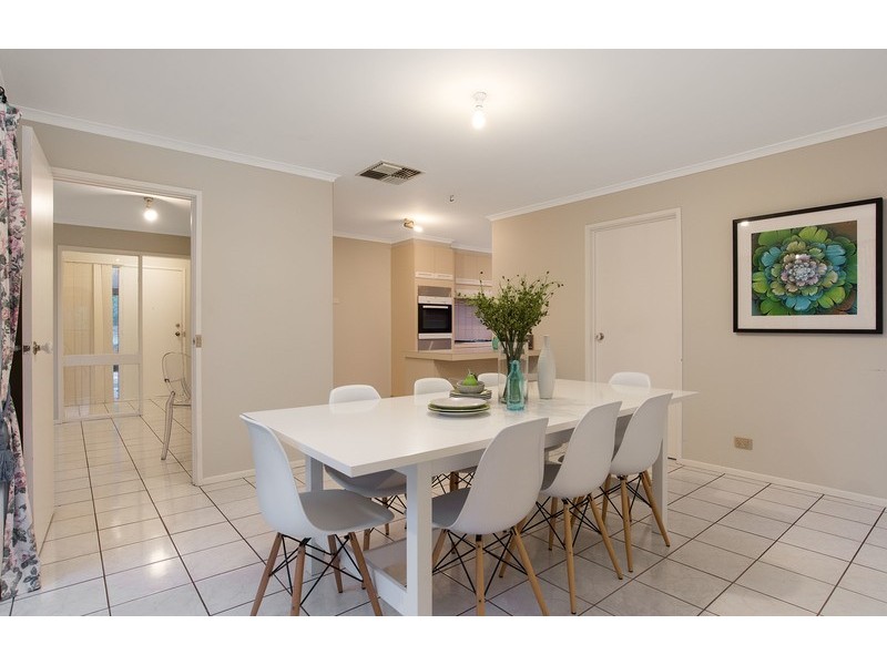 9 Blaxland Court, Mooroolbark VIC 3138