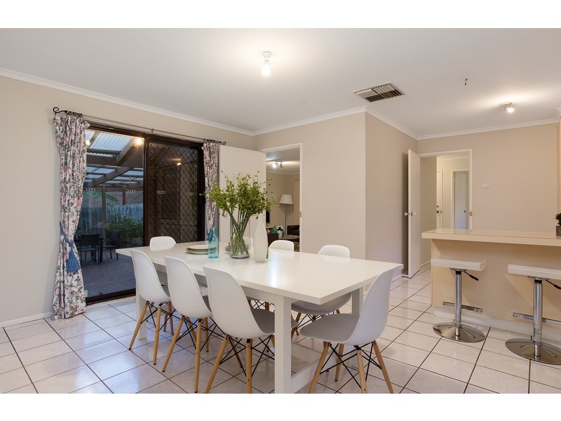 9 Blaxland Court, Mooroolbark VIC 3138