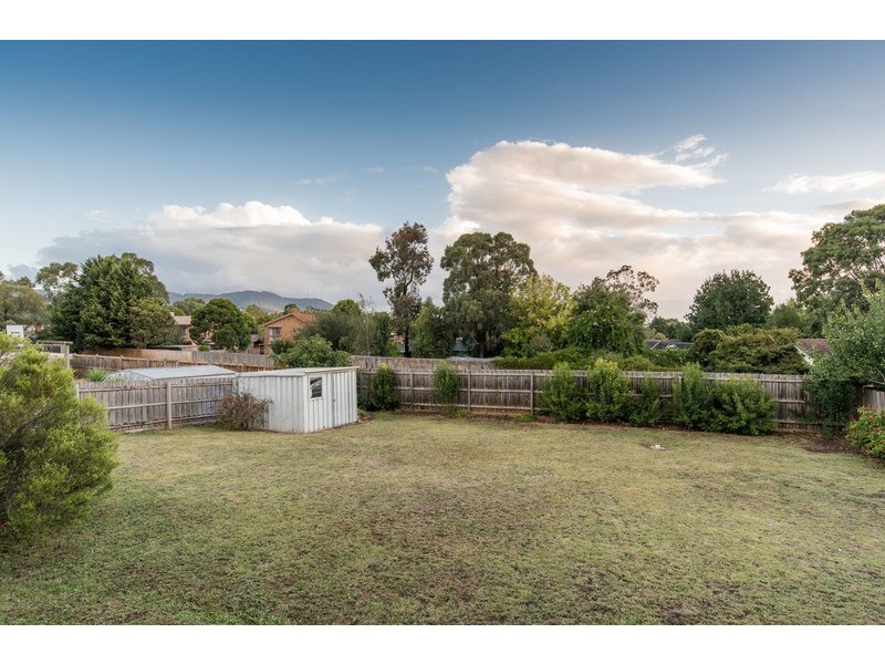 9 Blaxland Court, Mooroolbark VIC 3138