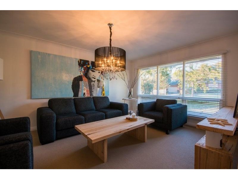 30 Highland Crescent, Mooroolbark VIC 3138