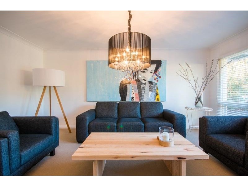 30 Highland Crescent, Mooroolbark VIC 3138