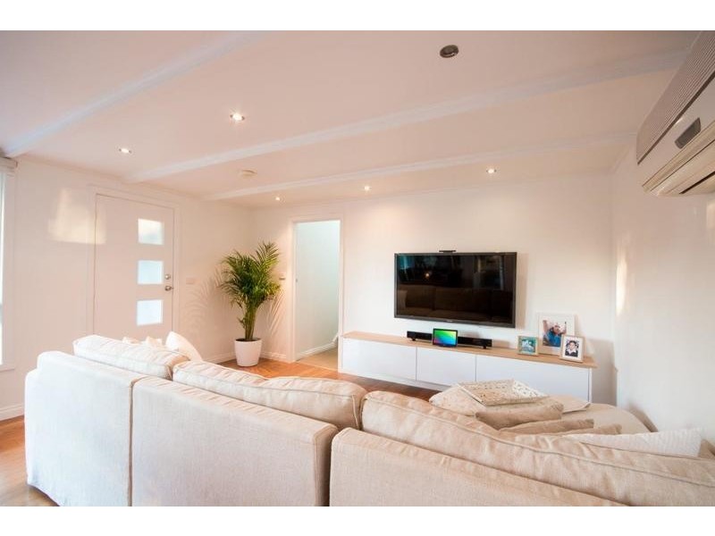 30 Highland Crescent, Mooroolbark VIC 3138