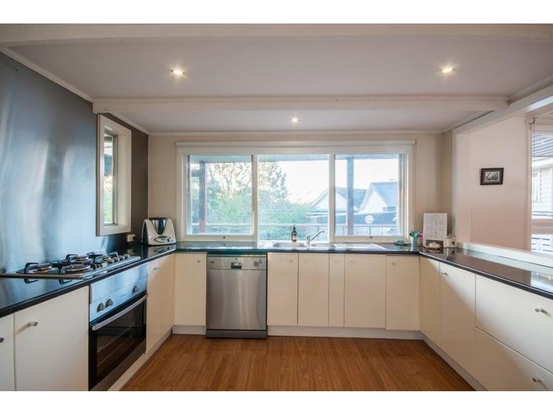 30 Highland Crescent, Mooroolbark VIC 3138