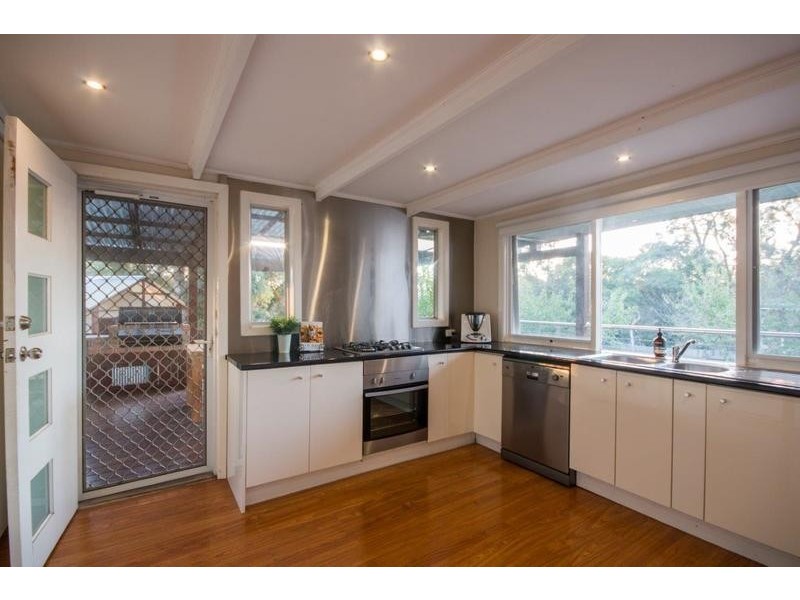 30 Highland Crescent, Mooroolbark VIC 3138