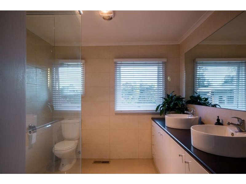 30 Highland Crescent, Mooroolbark VIC 3138