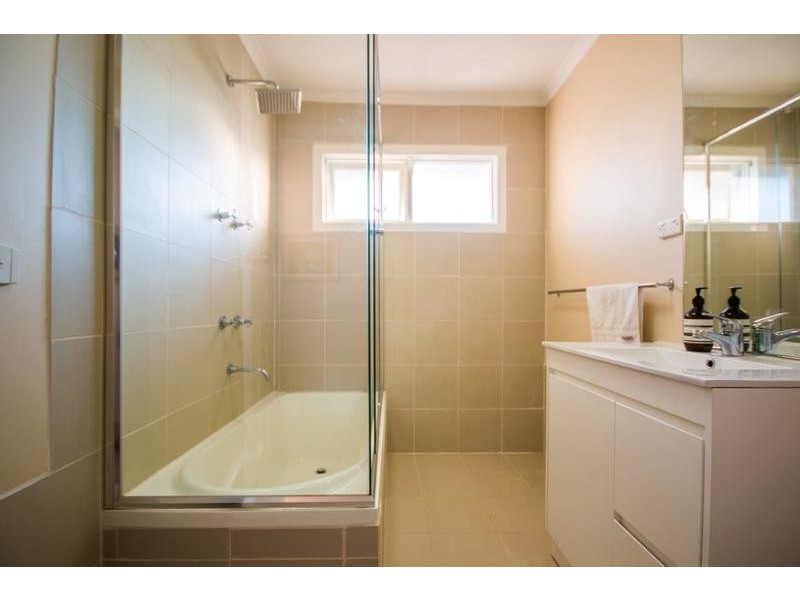 30 Highland Crescent, Mooroolbark VIC 3138