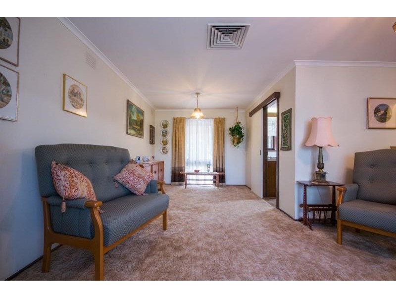 8 Rosny Place, Mooroolbark VIC 3138