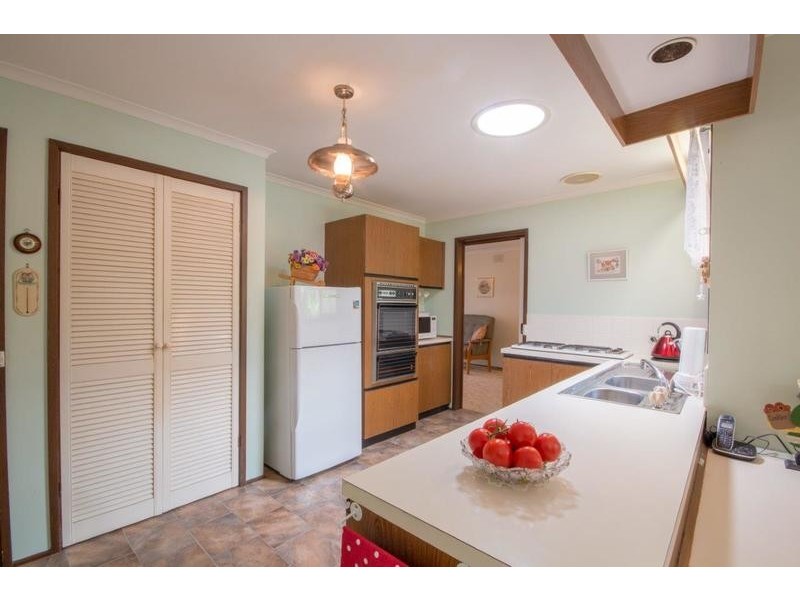 8 Rosny Place, Mooroolbark VIC 3138