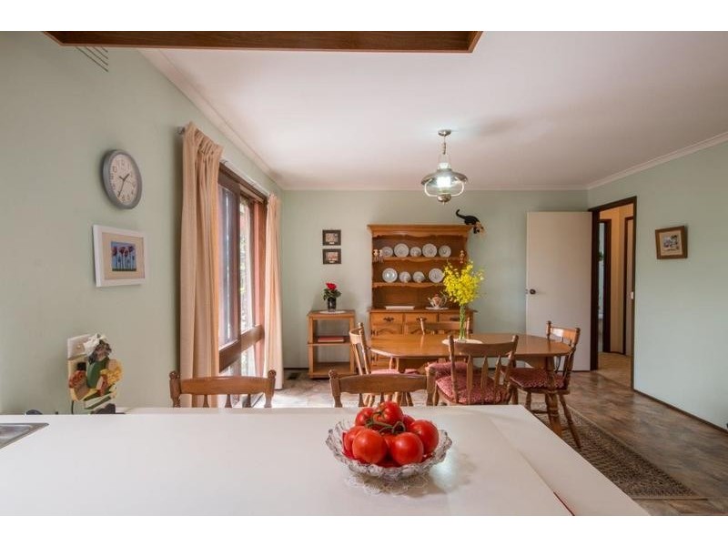 8 Rosny Place, Mooroolbark VIC 3138