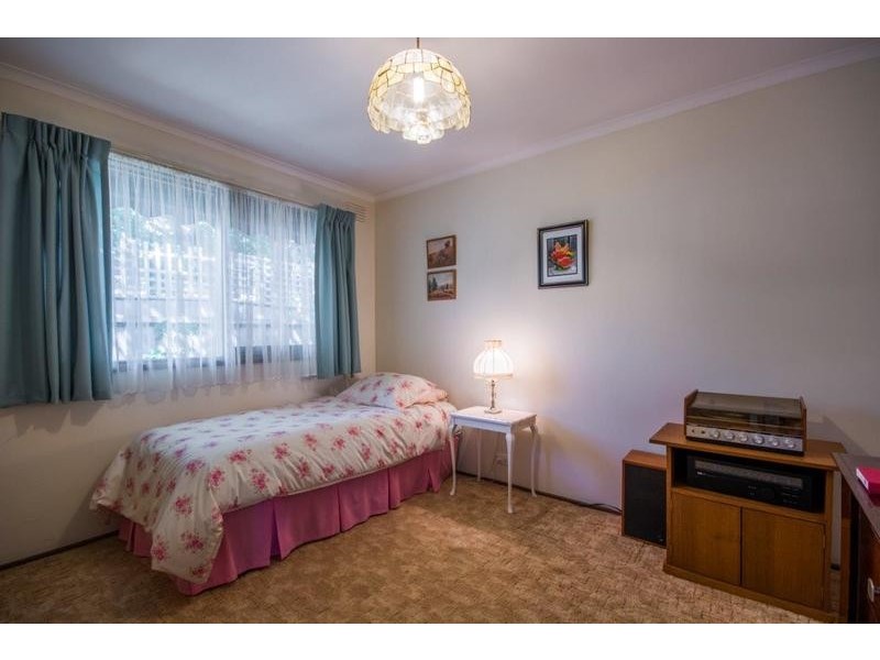 8 Rosny Place, Mooroolbark VIC 3138