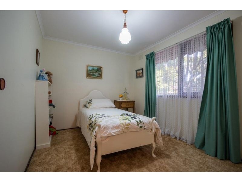 8 Rosny Place, Mooroolbark VIC 3138