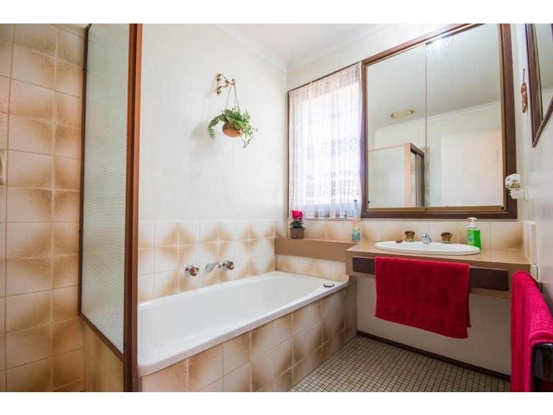 8 Rosny Place, Mooroolbark VIC 3138