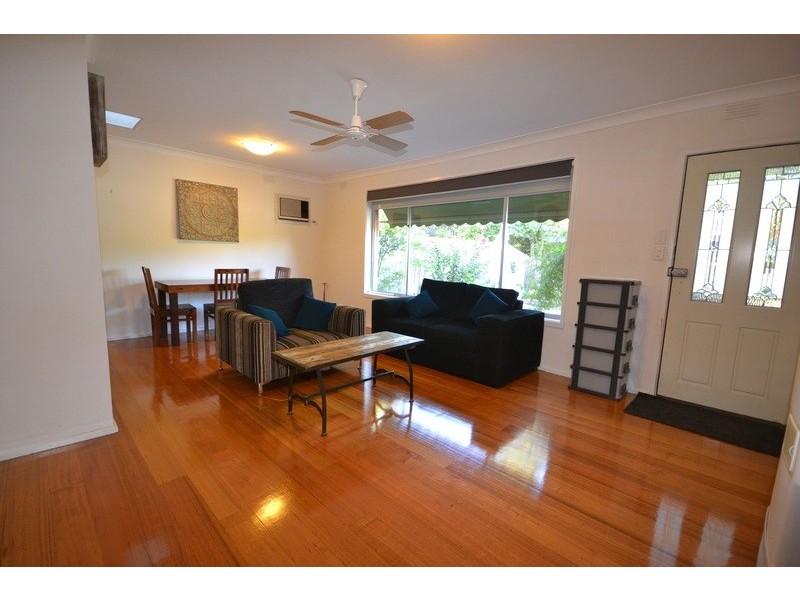 1/28 Shakespeare Avenue, Mooroolbark VIC 3138