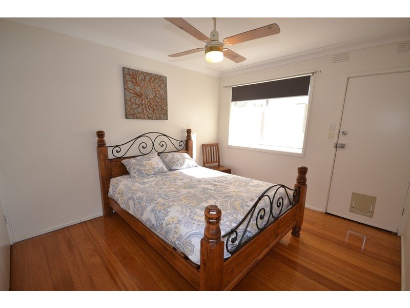 1/28 Shakespeare Avenue, Mooroolbark VIC 3138