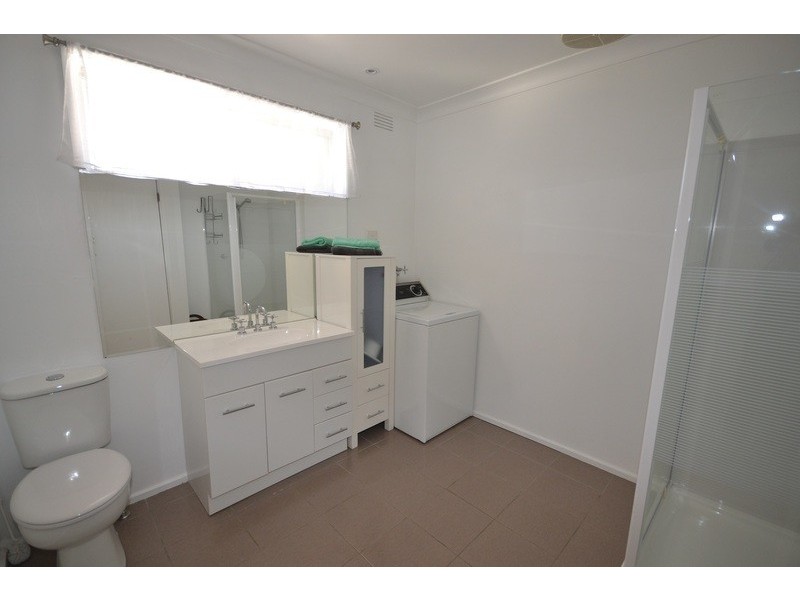 1/28 Shakespeare Avenue, Mooroolbark VIC 3138